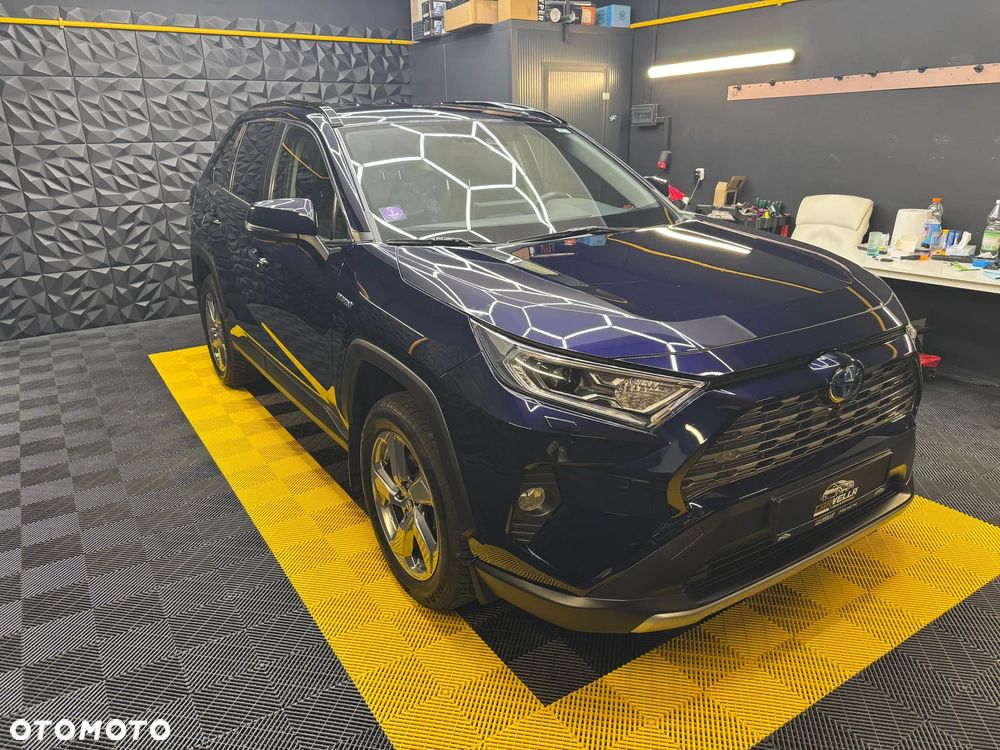 Toyota RAV4 - 1