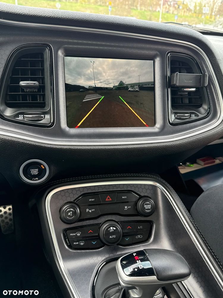 Dodge Challenger - 25