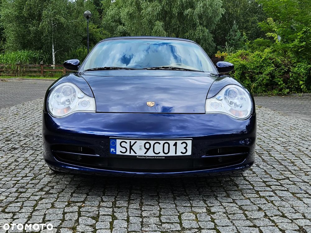 Porsche 911 Carrera 4 - 10