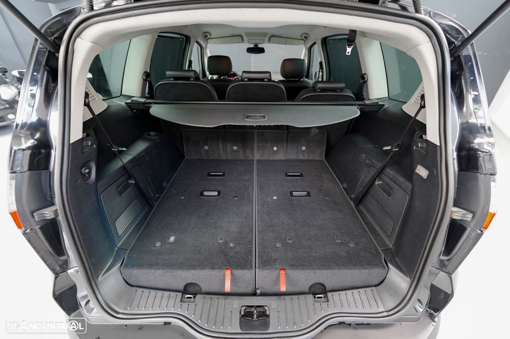 Ford S-Max 1.8 TDCi Titanium 7L - 30