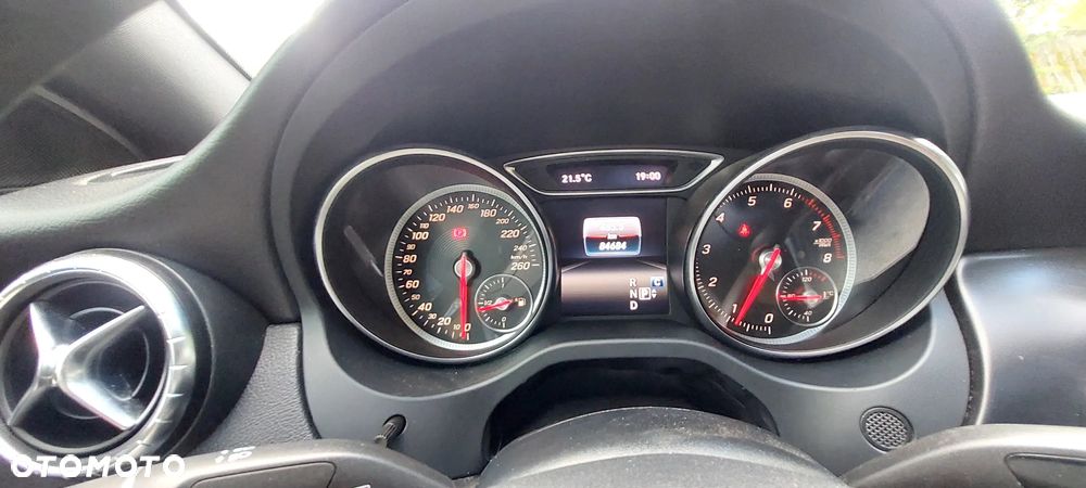 Mercedes-Benz CLA 250 7G-DCT - 10