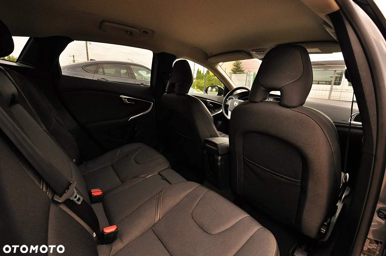 Volvo V40 Cross Country D3 Geartronic Momentum - 23