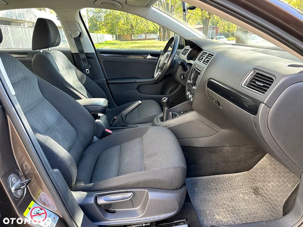 Volkswagen Jetta 1.4 TSI Comfortline - 15
