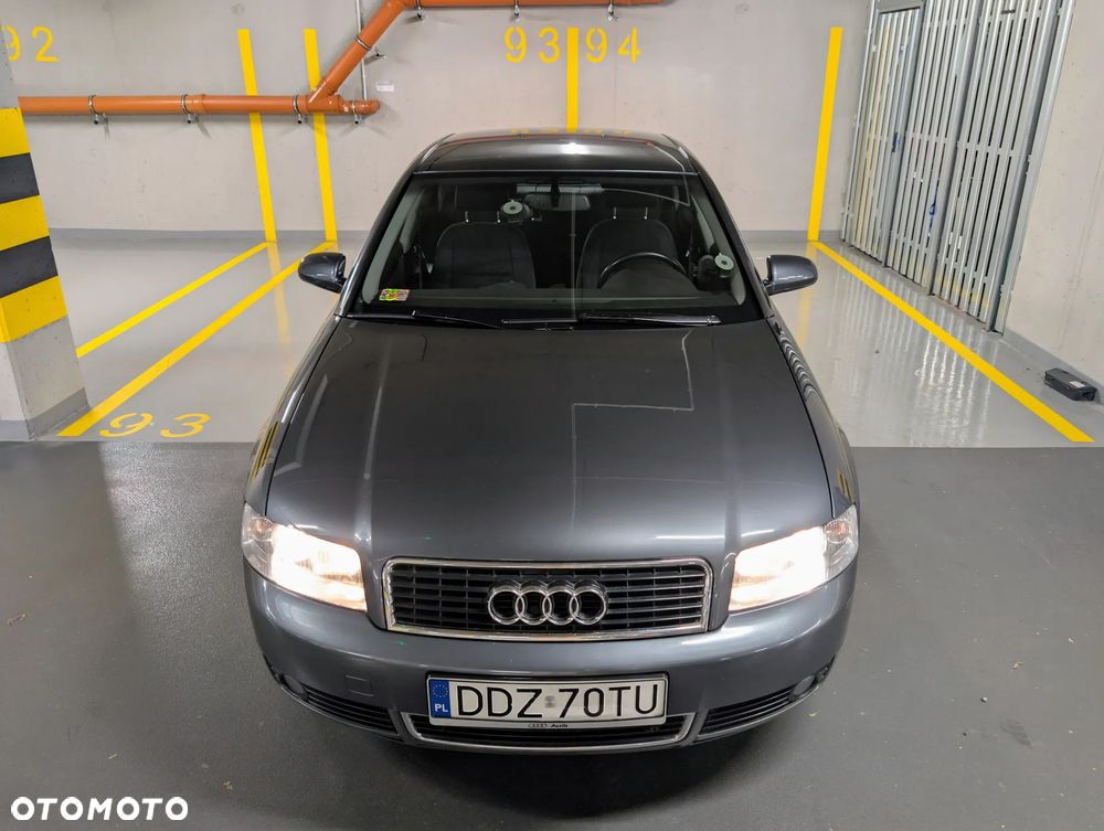 Audi A4 Limousine - 16