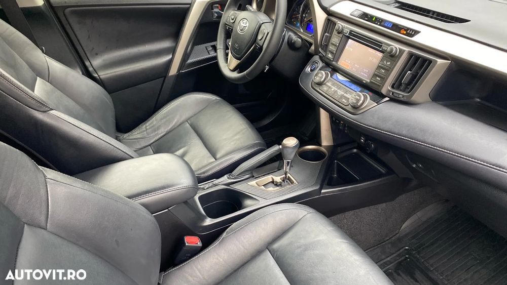 Toyota RAV4 2.2 D-4CAT 4WD Aut Luxury - 6