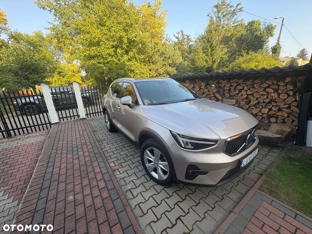 Volvo XC 40 B3 Plus Dark - 2