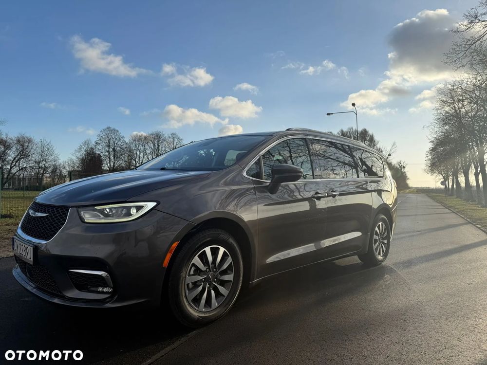 Chrysler Pacifica - 12