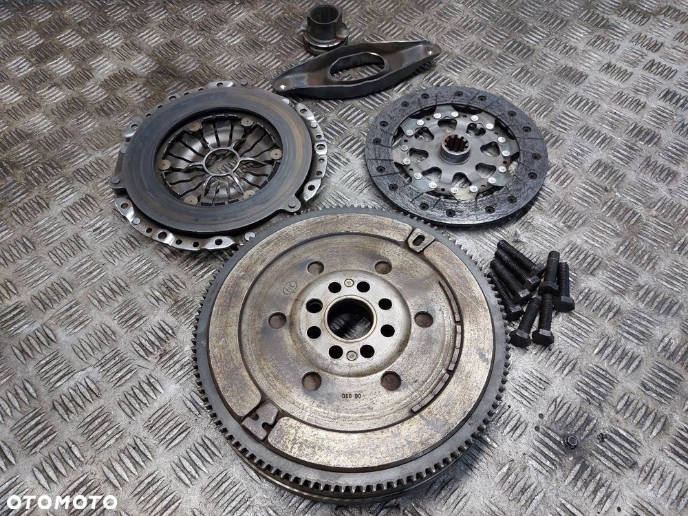 KOŁO DWUMASOWE + TARCZA + DOCISK + ŁOŻYSKO OPOROWE BMW E46 318i 1.9 8V - 5