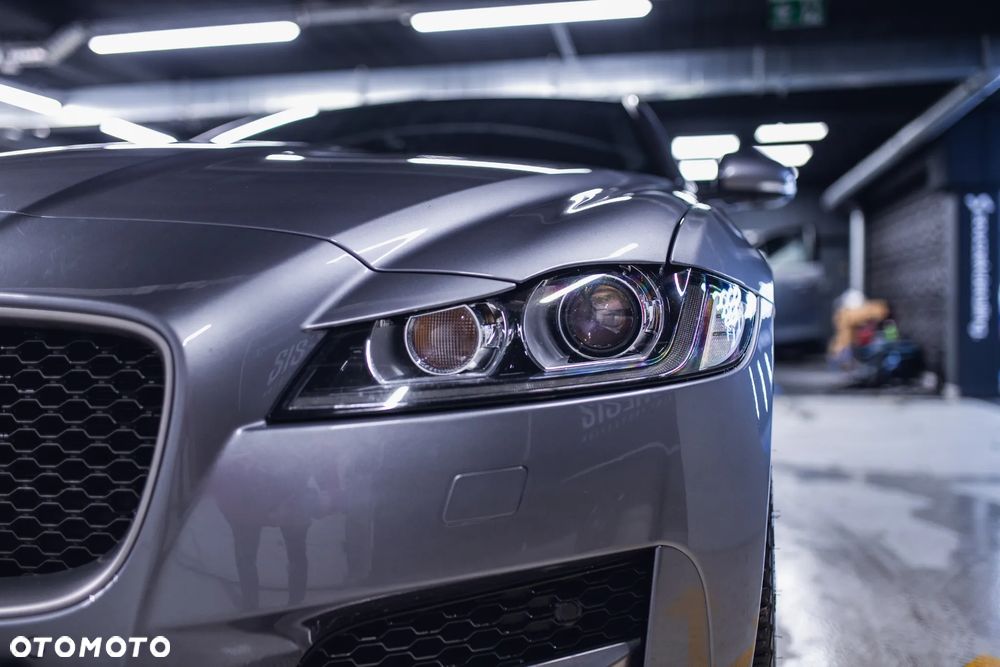 Jaguar XF 2.0 i4D AWD R-Sport - 21