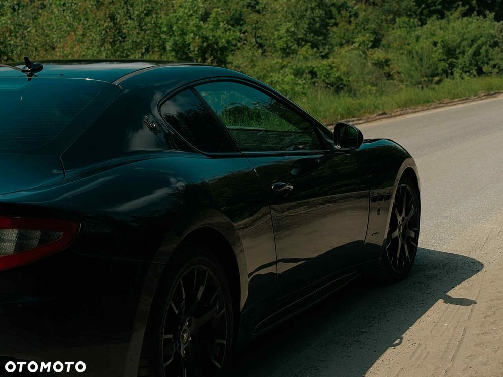 Maserati GranTurismo - 12