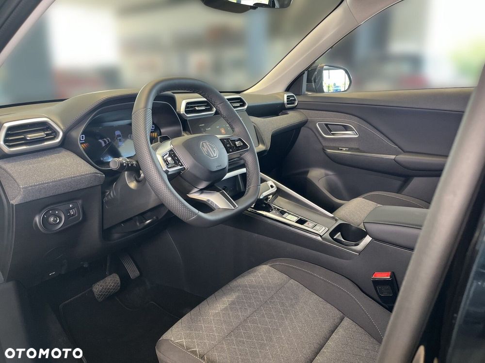 MG ZS Hybrid+ - 10