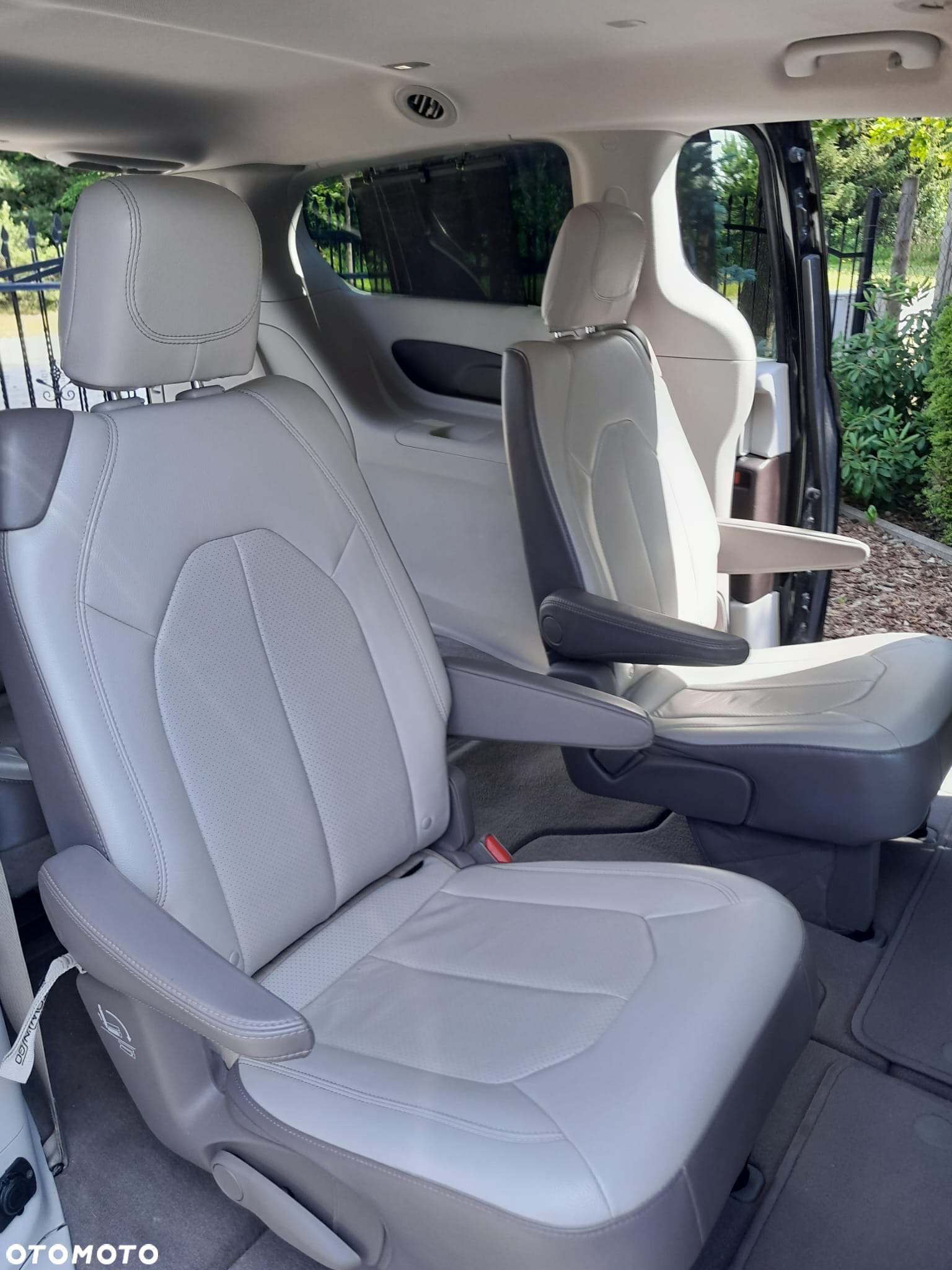 Chrysler Pacifica - 23