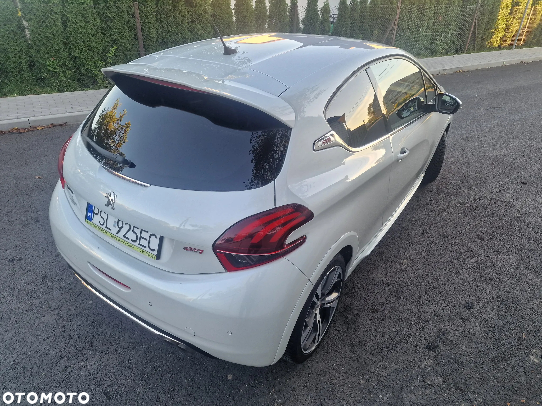 Peugeot 208 THP STOP & START GTi by Sport - 21