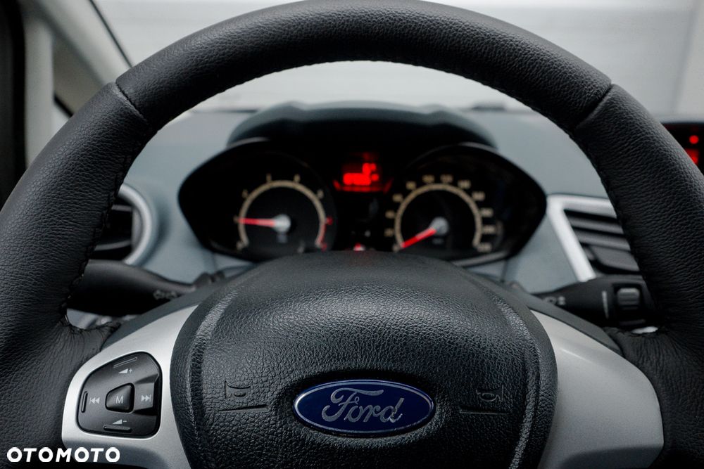 Ford Fiesta 1.4 Trend - 19