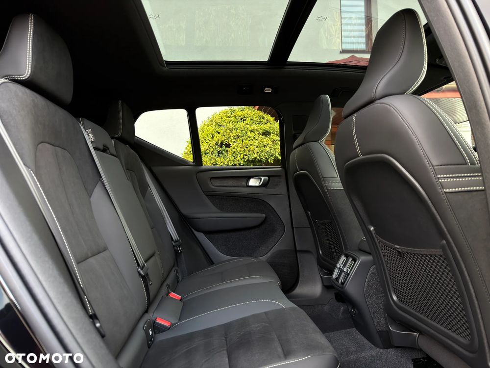 Volvo XC 40 B4 B AWD DKG Plus Dark - 11