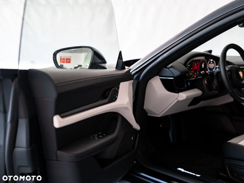 Porsche Taycan 105kWh 4 - 9