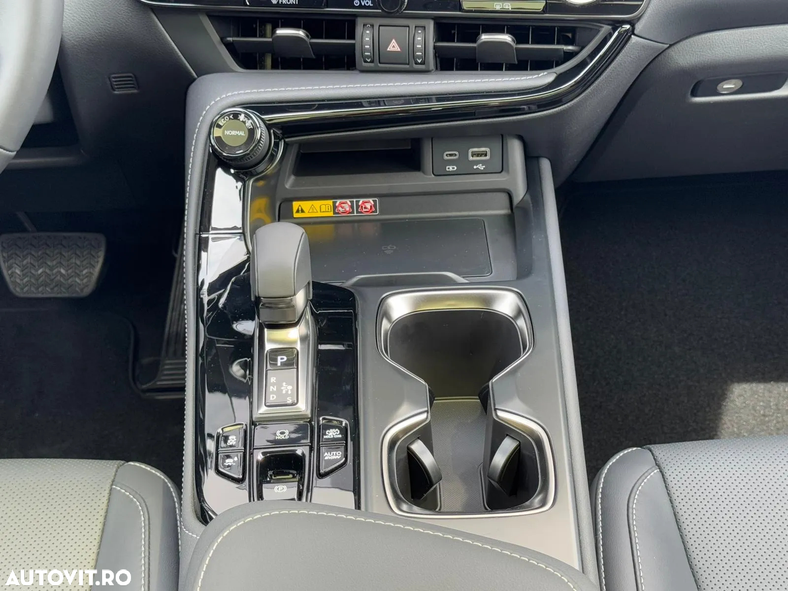 Lexus Seria NX 450h+ AWD CVT PHEV Executive - 33