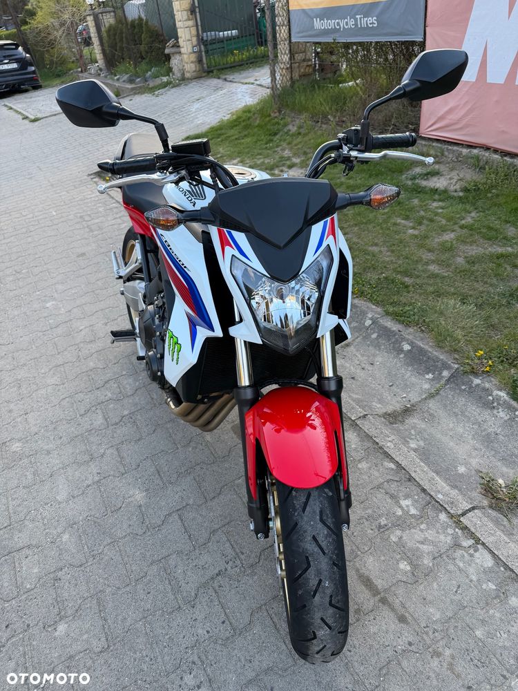 Honda CB - 22