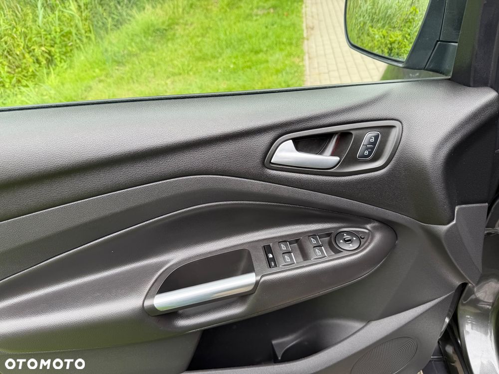 Ford Kuga 2.0 TDCi 4x4 ST-Line - 27