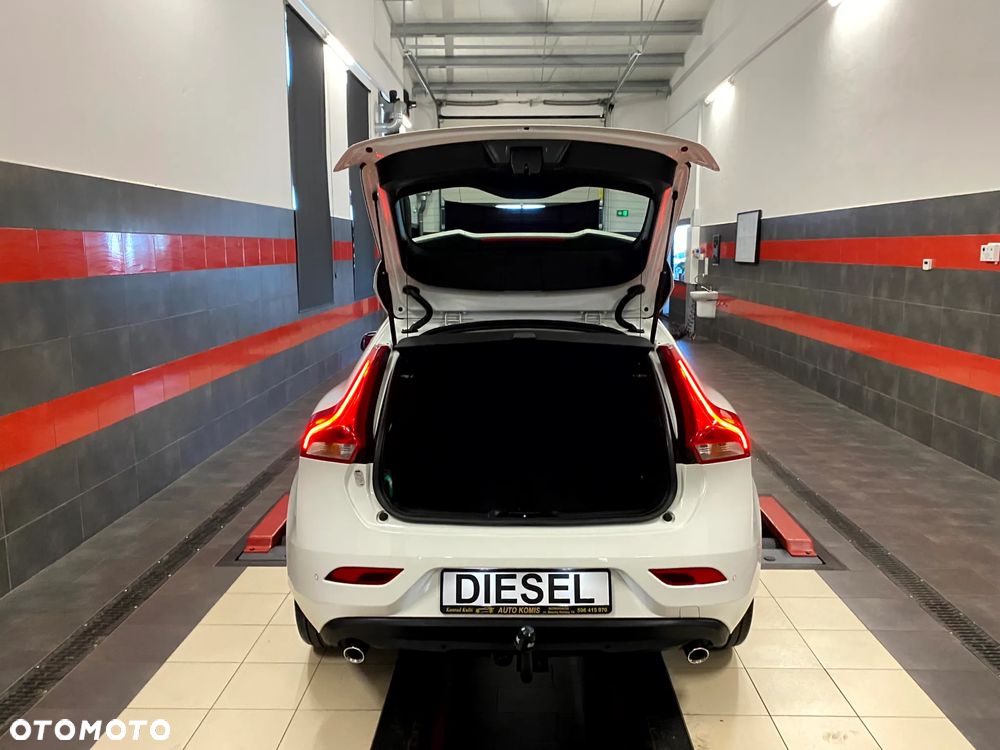 Volvo V40 D3 Drive-E SCR Momentum - 14