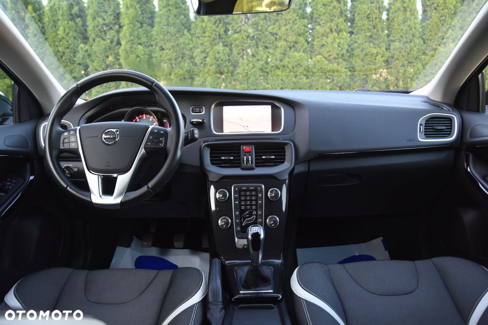Volvo V40 T3 Momentum - 12