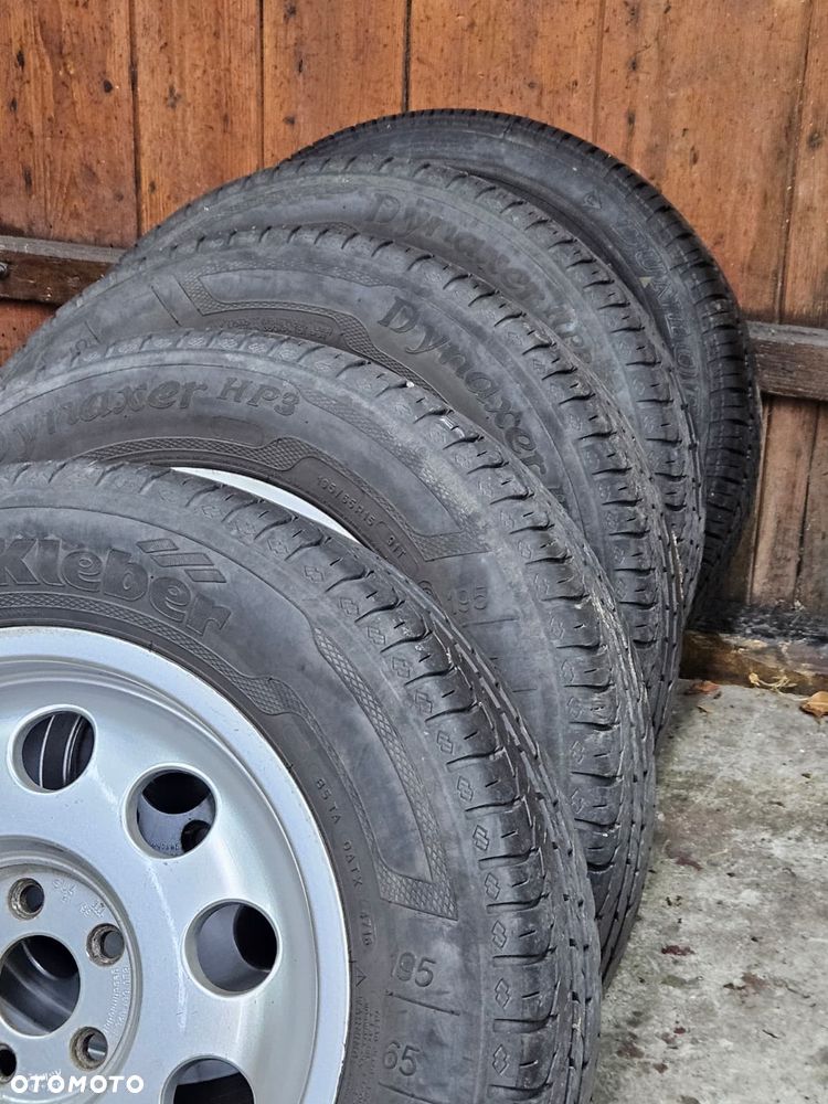 Komplet kół aluminiowych z oponami zimowymi Audi A3 8L 195/65 R15 - 13