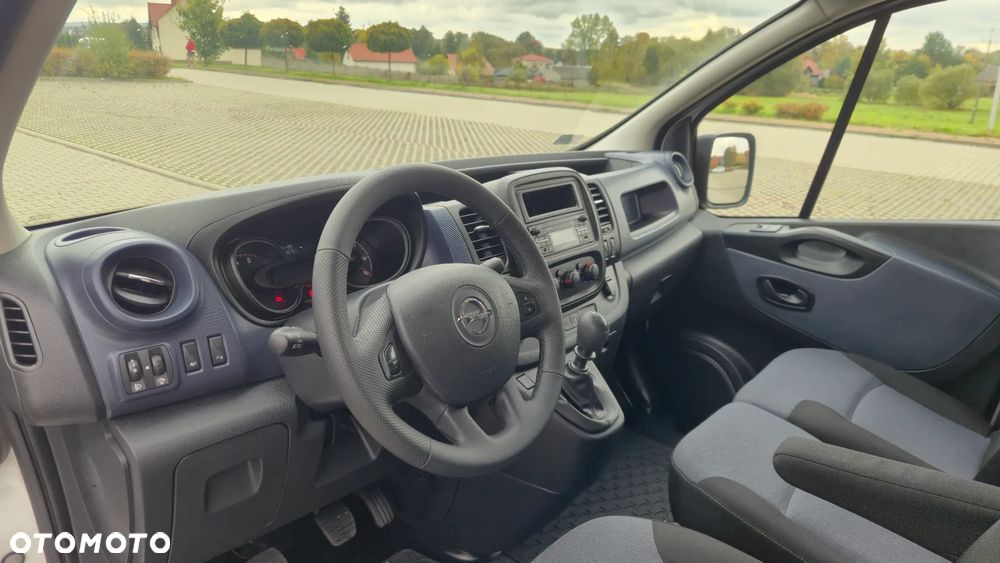 Opel VIVARO - 32