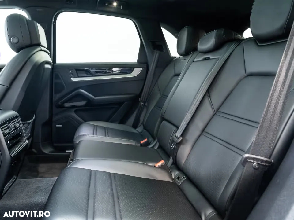 Porsche Cayenne - 23