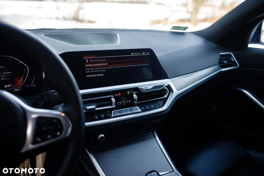 BMW Seria 3 318d M Sport Shadow - 10