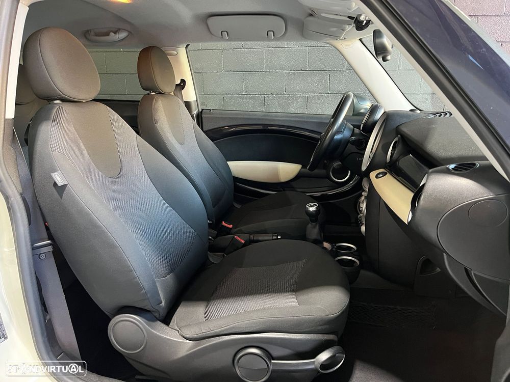 MINI 3 Portas One - 11