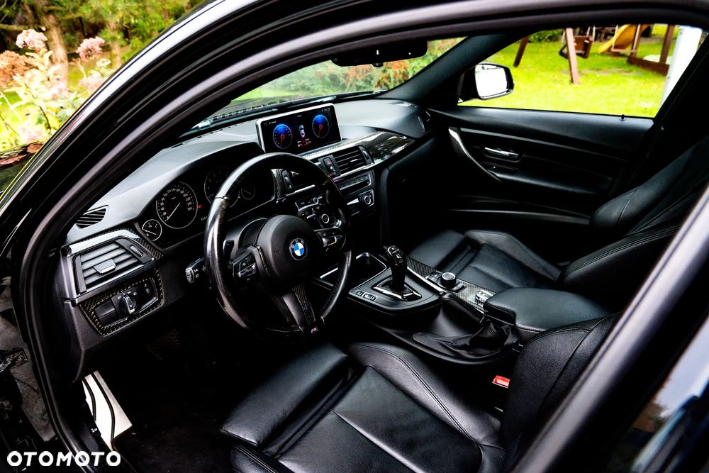 BMW Seria 3 335i xDrive - 23