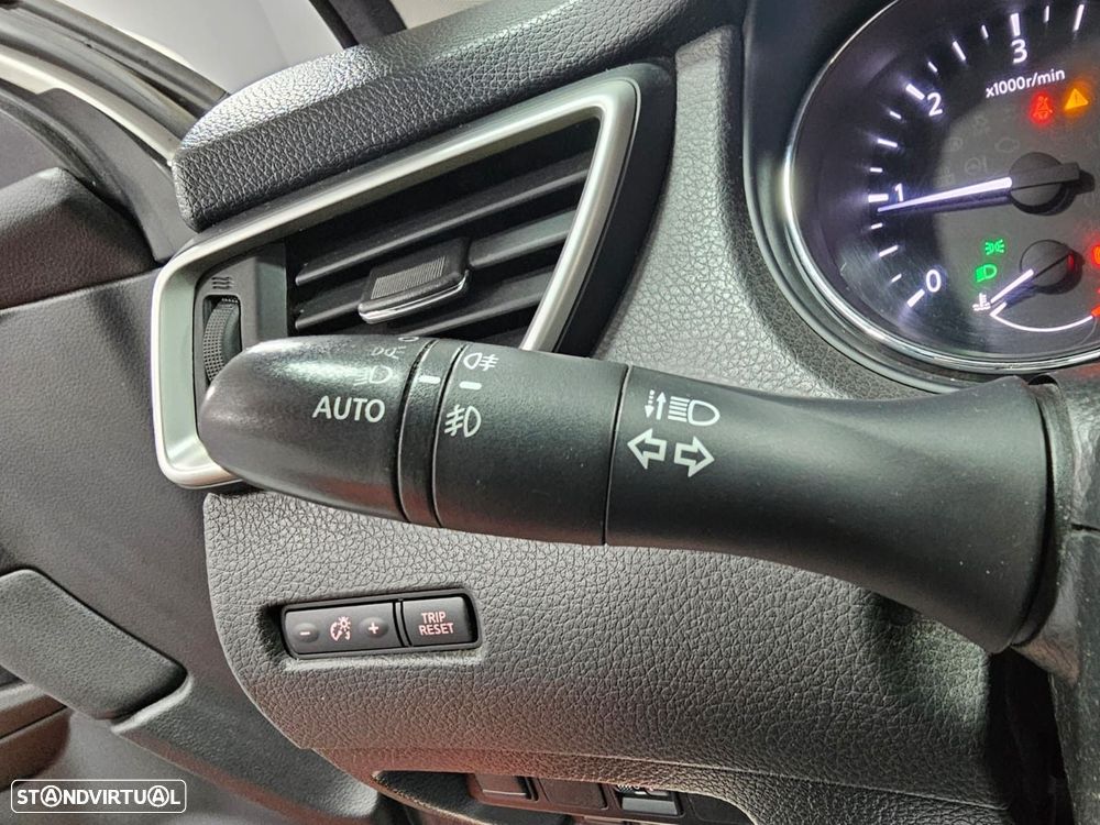 Nissan Qashqai 1.5 dCi N-Connecta - 18