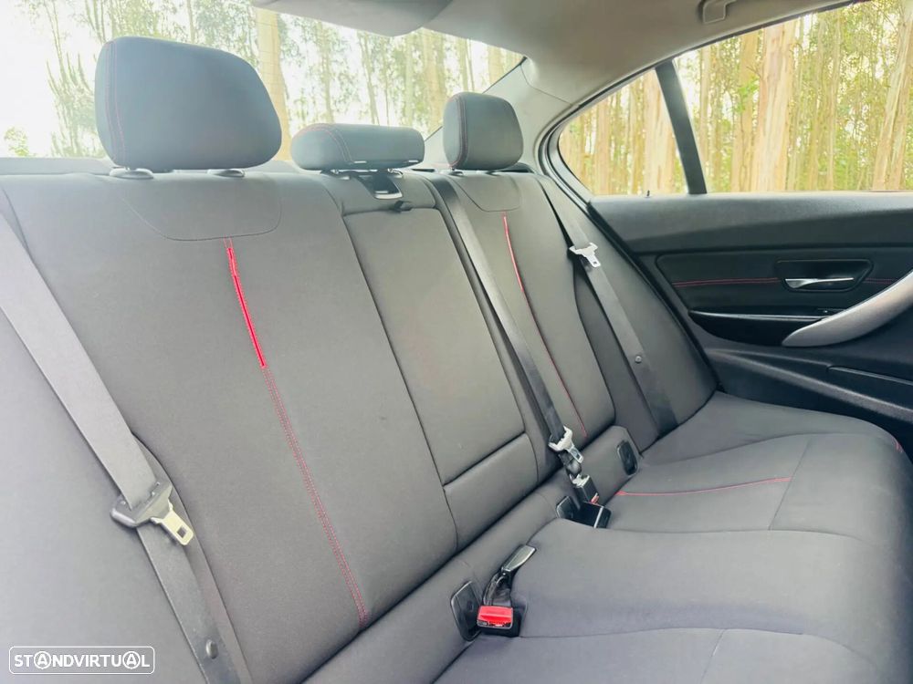 BMW 320 d Pack M - 43