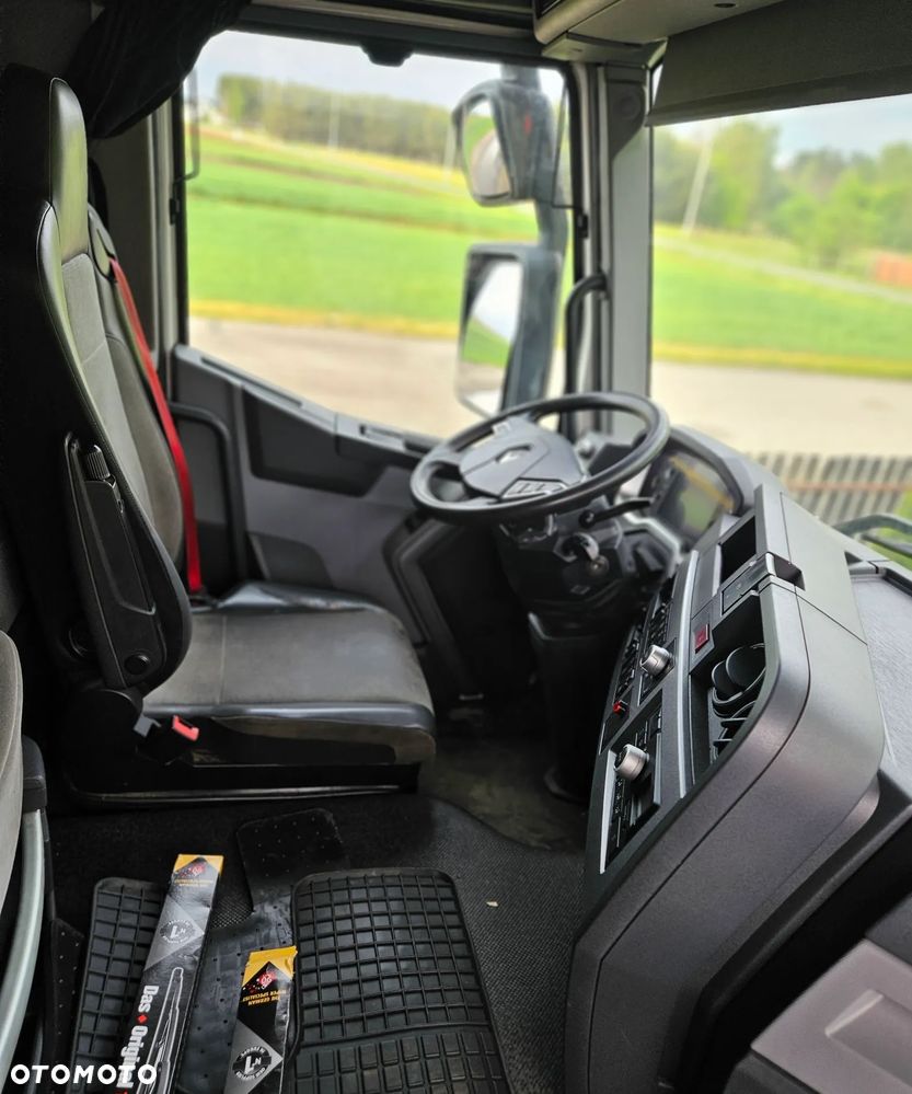 Renault T440 - 21