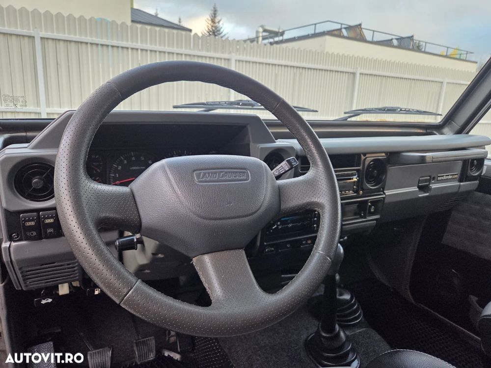 Toyota Land Cruiser - 13