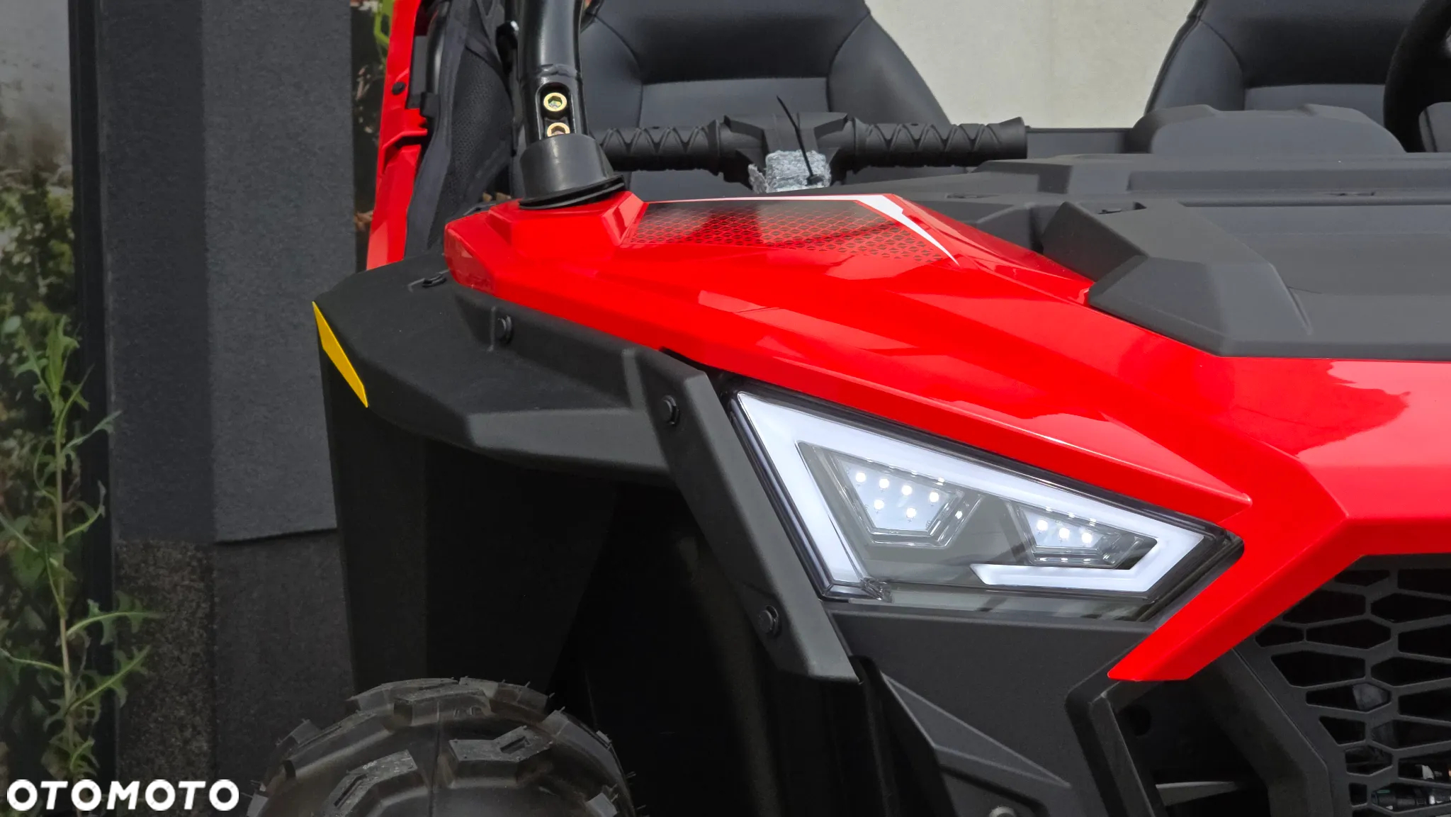 Polaris RZR - 16