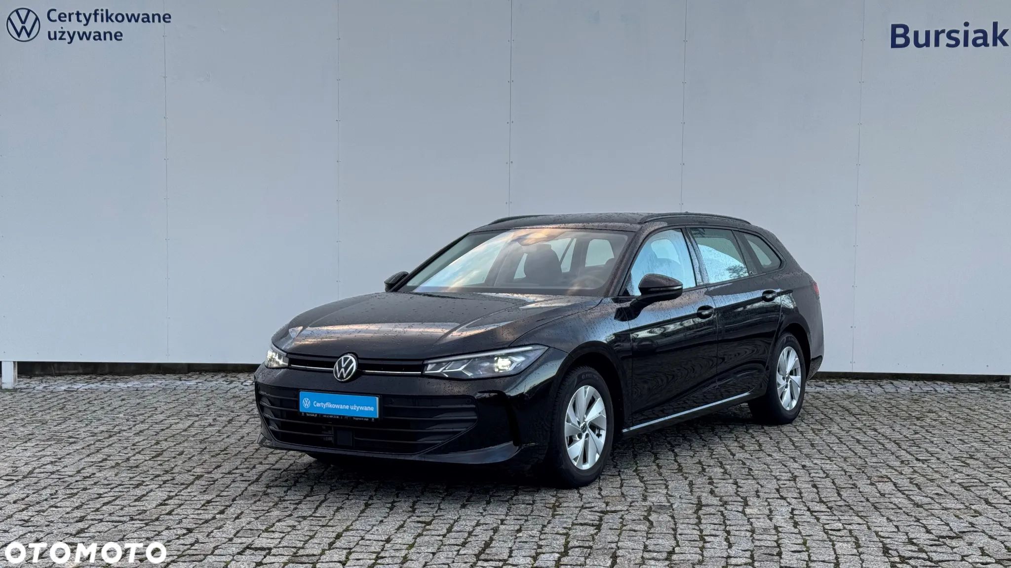 Volkswagen Passat - 1