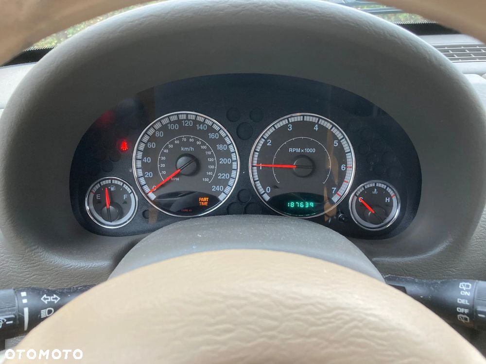 Jeep Cherokee 3.7L Limited - 5