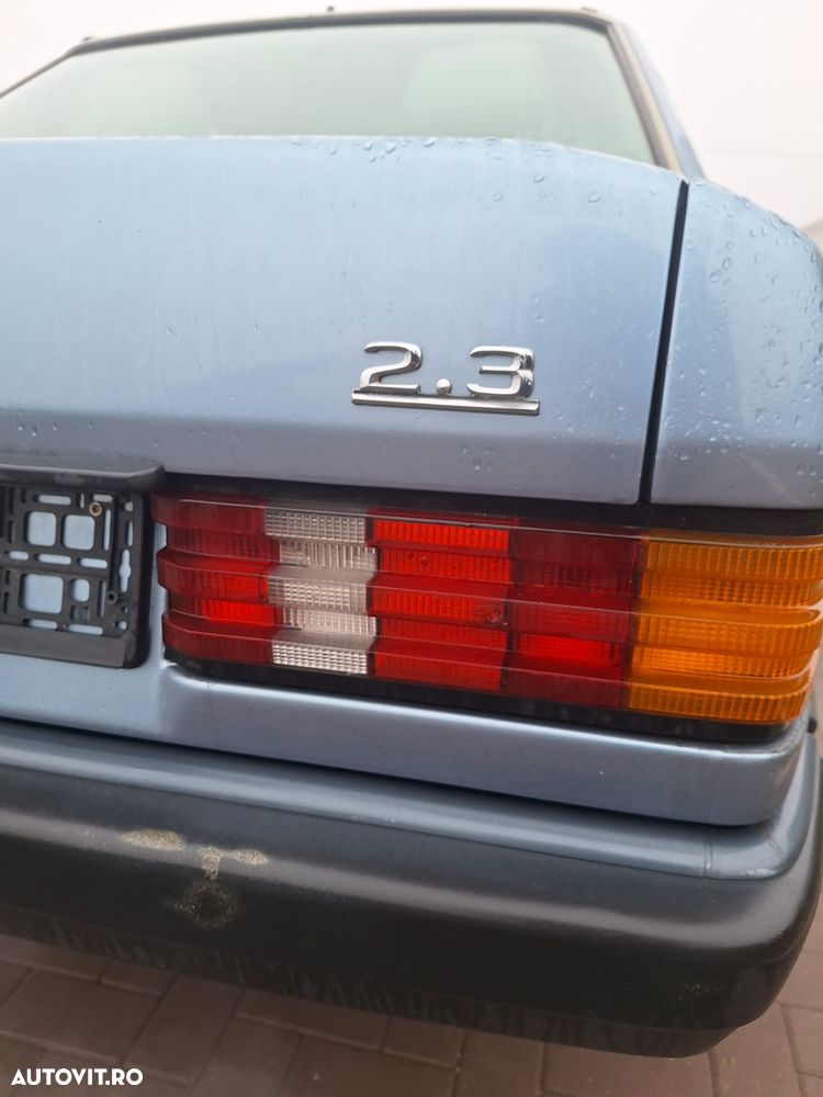 Mercedes-Benz 190 - 11