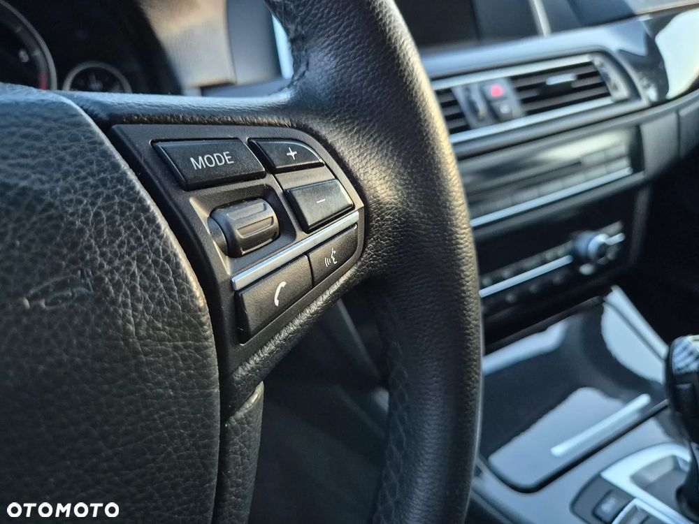 BMW Seria 5 520d - 24