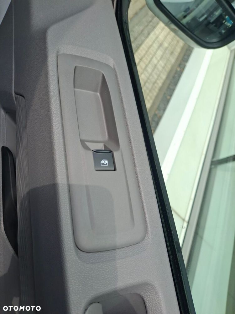 Volkswagen Transporter Furgon 2.0 TDI 150 KM automat - 16