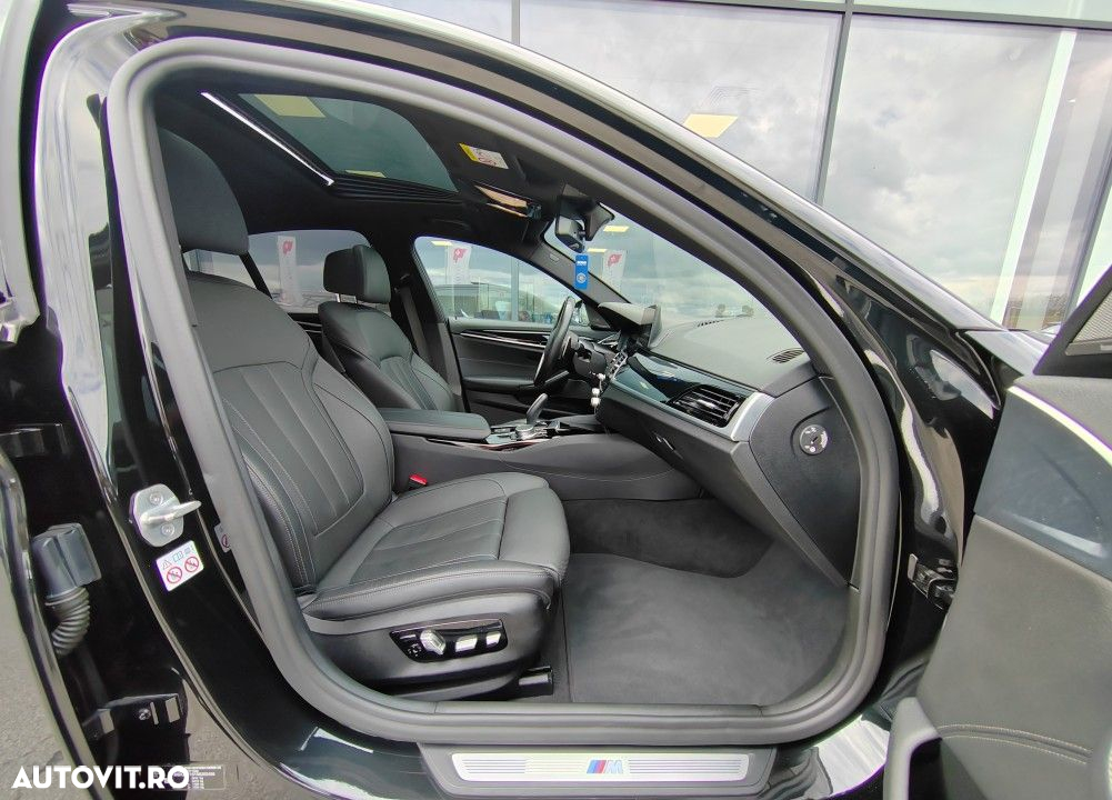 BMW Seria 5 530d xDrive AT - 16