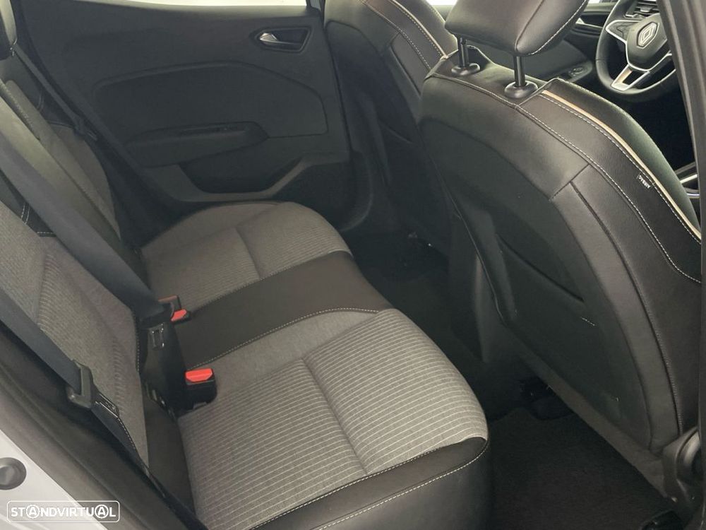 Renault Clio 1.0 TCe Techno Bi-Fuel - 24