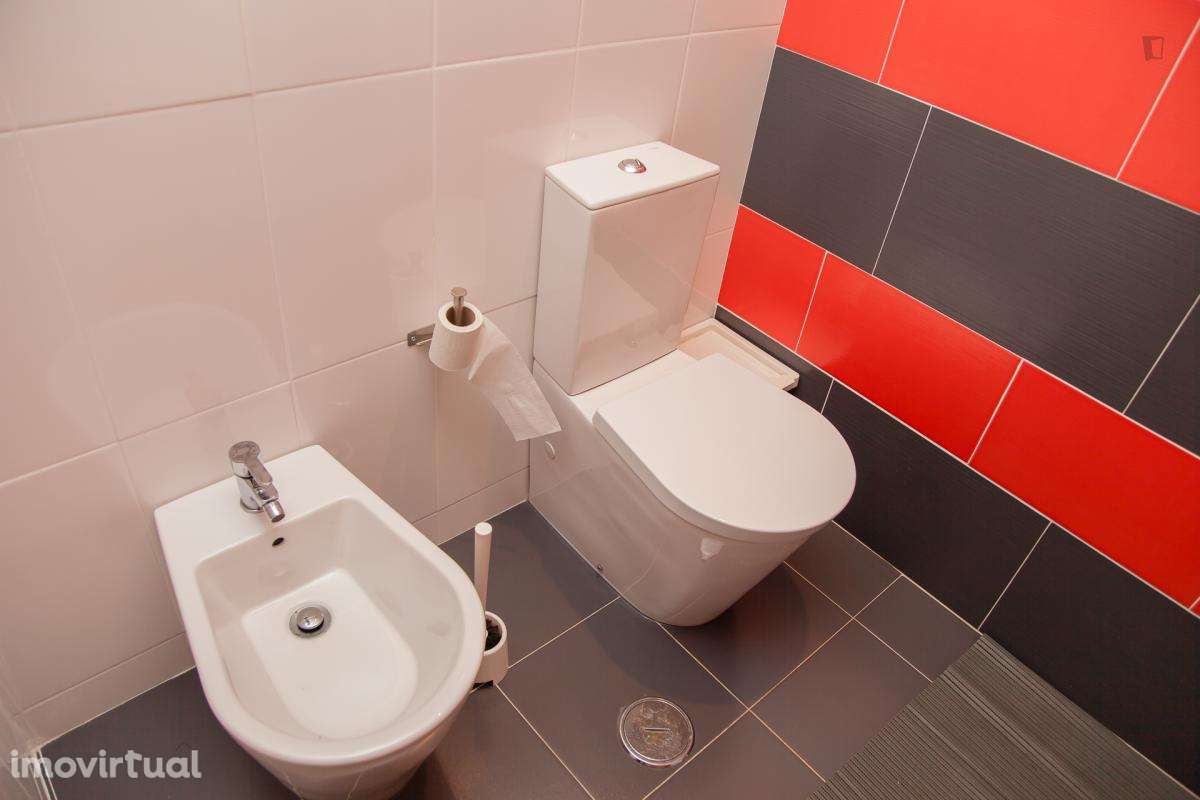 Quarto - localizado em Baixa Coimbra - Grande imagem: 5/35