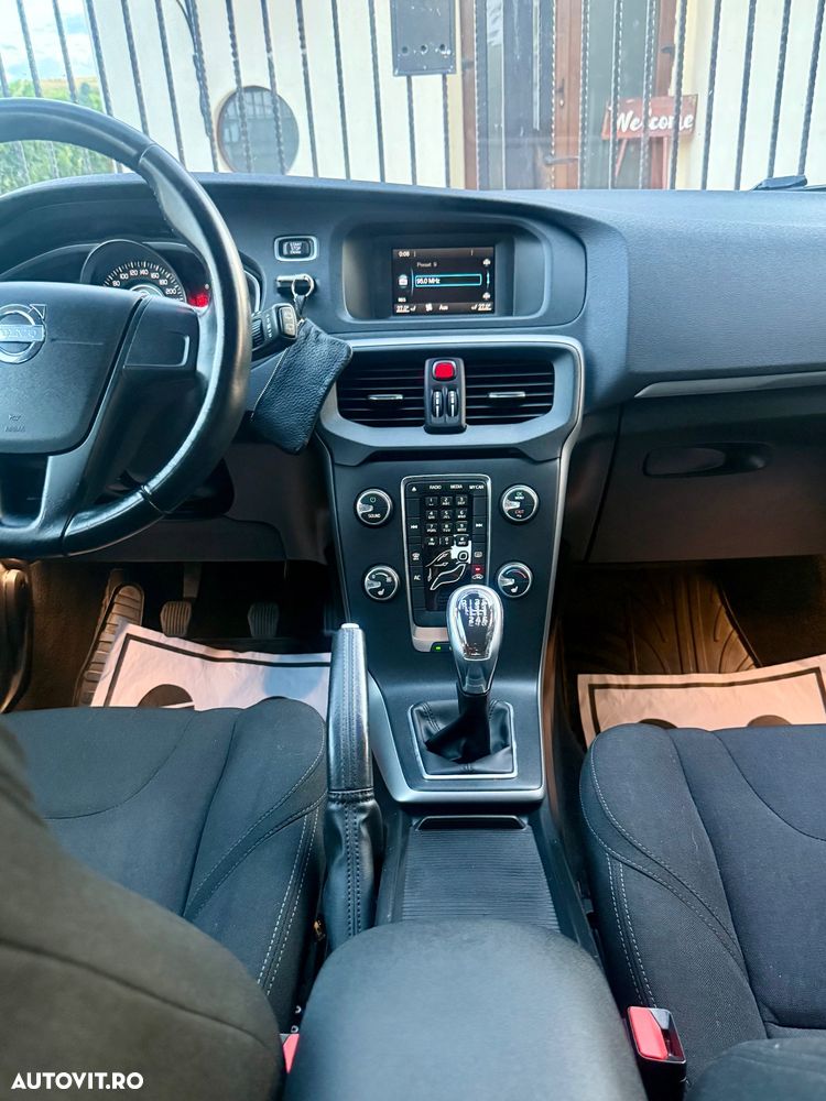 Volvo V40 T2 Momentum - 15