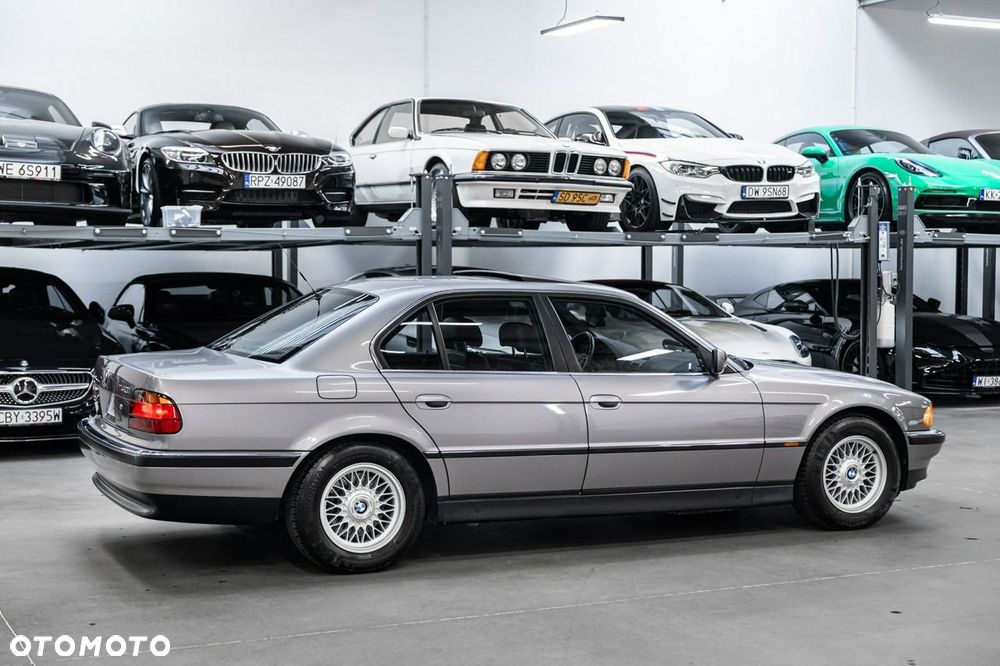 BMW Seria 7 740i V8 - 9
