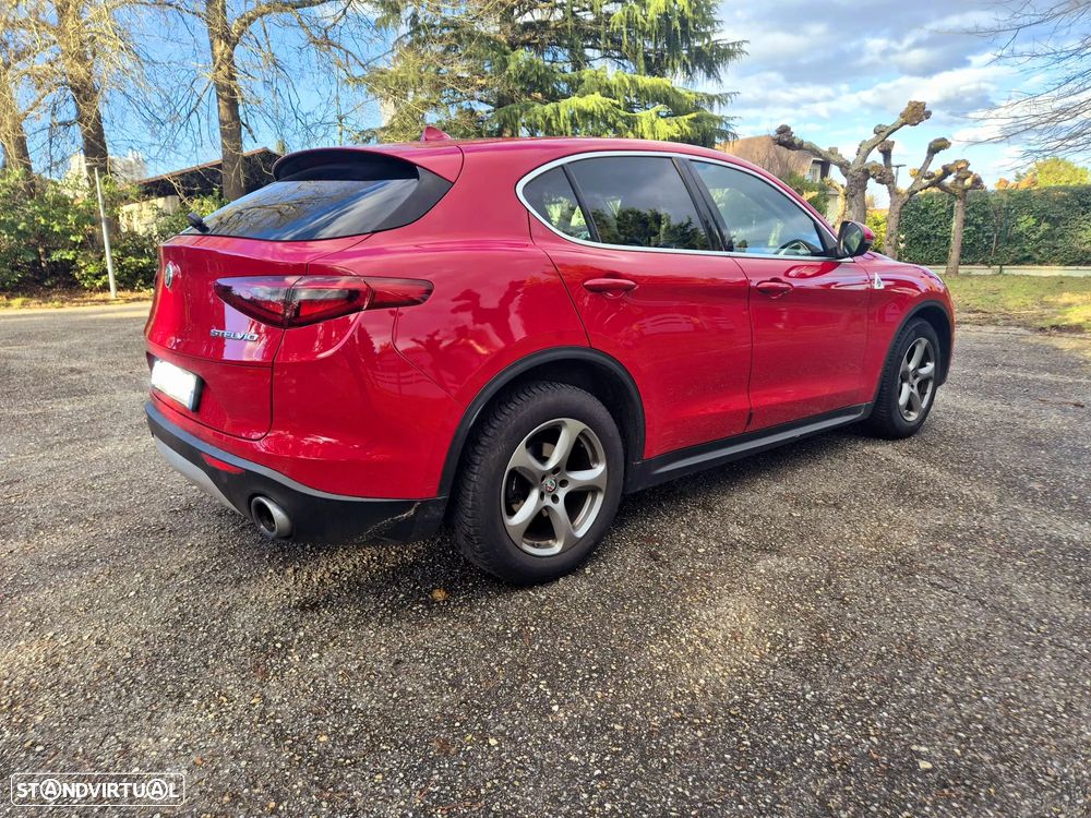 Alfa Romeo Stelvio - 4