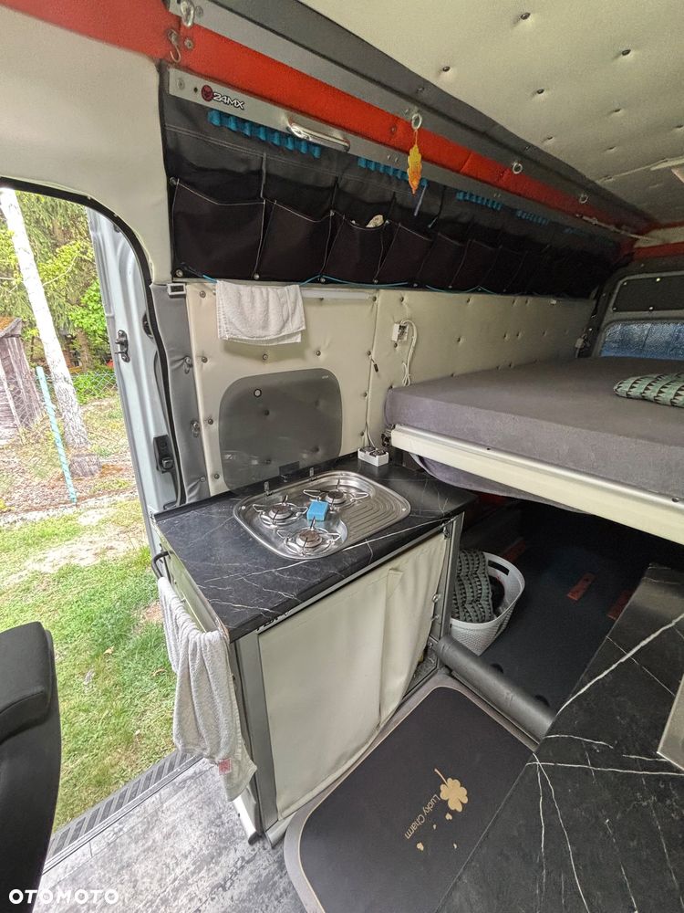 Mercedes-Benz Sprinter - 16