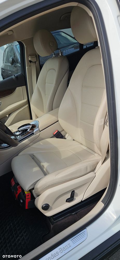 Mercedes-Benz GLC 220 d 4Matic 9G-TRONIC - 36