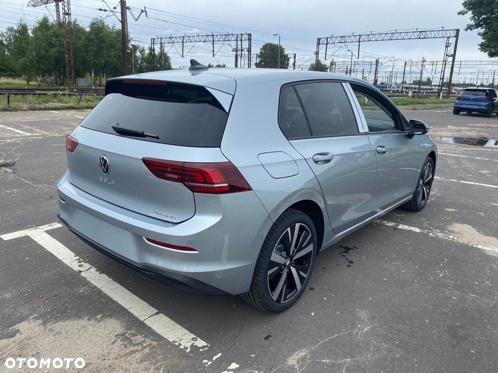Volkswagen Golf - 5